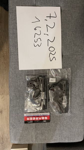 1x E&C V2 GEARBOX SHELL MIT FSWS (INKL. SCHRAUBEN, 8MM KUGELLAGER UND SPRINGGUIDE) -SCHWARZ