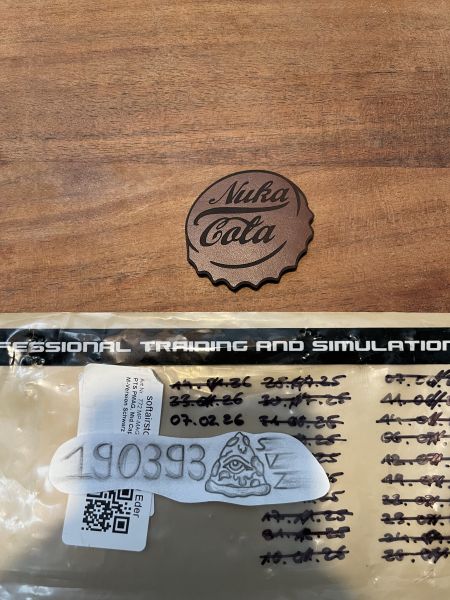Carbon Eng. x Fallout „Nuka Cola“ Leather Patch Neu