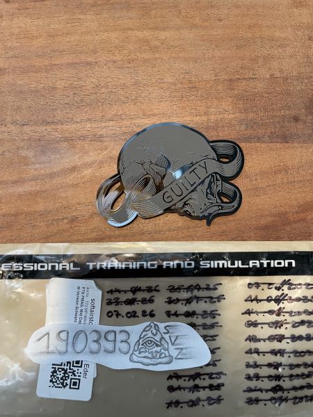 Carbon Eng. „Guilty Skull“ Placard Patch Neu