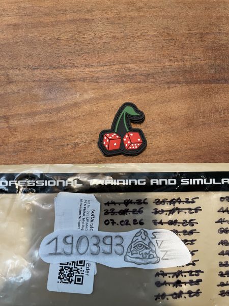 LRC Low Rollers Club „Cherry Dice“ Red Patch Rare Neu