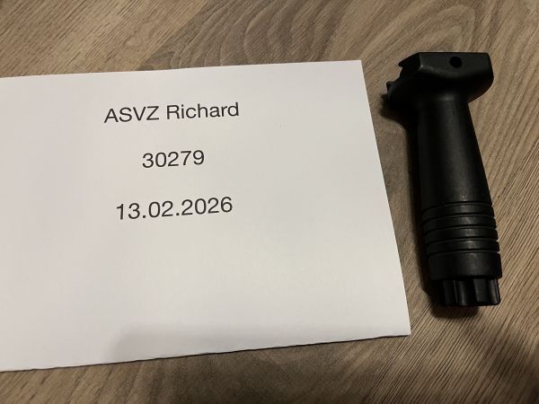 Stabiler Frontgriff vertikal schwarz / Neuwertig