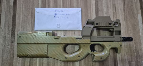 P90 mit Paintjob und integriertem Red Dot