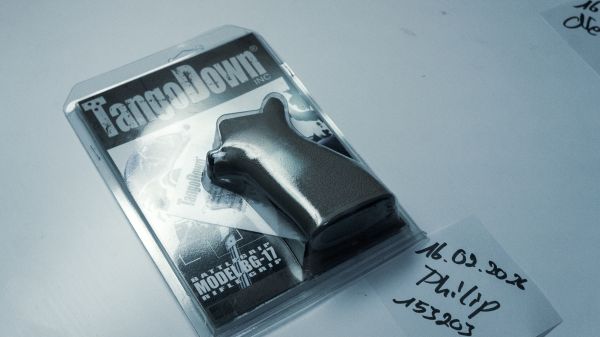 Original TangoDown Battlegrip BG-17 Flat Dark Earth