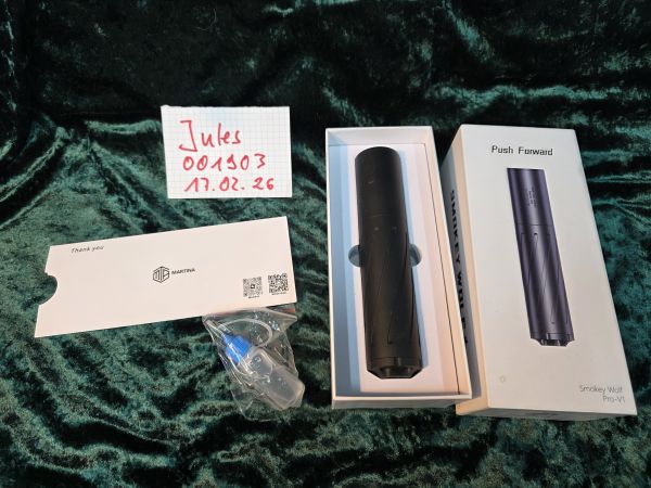 Martina Smokey Wolf Pro V1