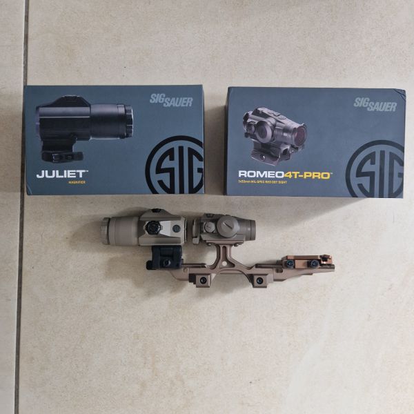 Sig Sauer Romeo 4t Pro FDE + Sig Sauer Juliet 4 FDE Magnifier Set + Irregular defense Optics modular mount + Wilcox magnifier mount bronze tan