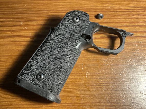 gestippelter TTI Pit Viper Griff + Nova Griff-Schraubenfür Marui Hi-Capa und baugleiche