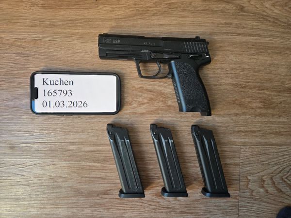 KWA USP45 GBB mit 3 Magazinen