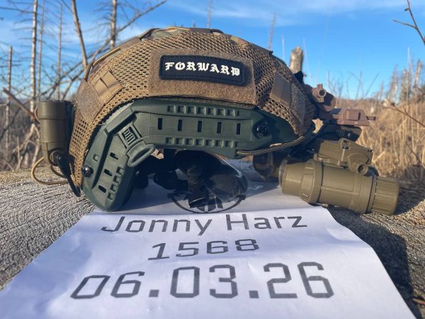 FAST Helm Oliv mit GPNVG-18 Replica, Helmbezug und Patches [FOG/GBRS Group Style]