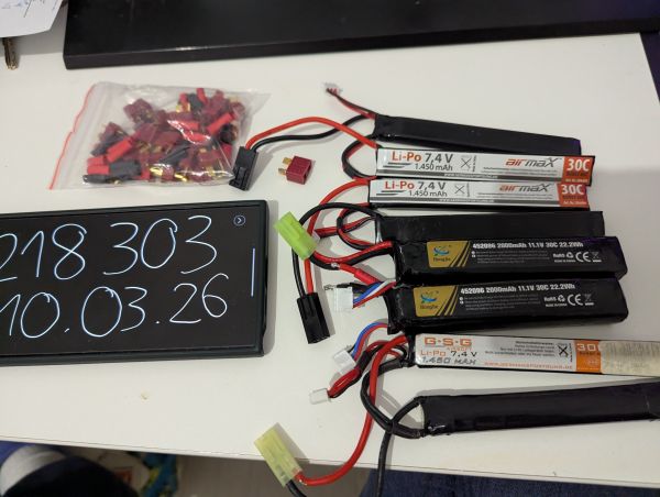 LiPo Akku, Deans T Anschluss und Schrumpfschlauch zum Basteln