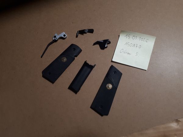 KWC M1911A1 MEU Griff + Kleinteile