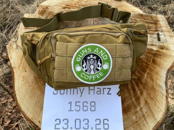 MOLLE Bauchtasche Khaki – Tactical Bushcraft Waist Bag + „Guns and Coffee“ Patch