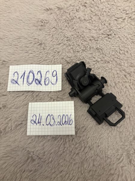 Helmet Mount (Black)