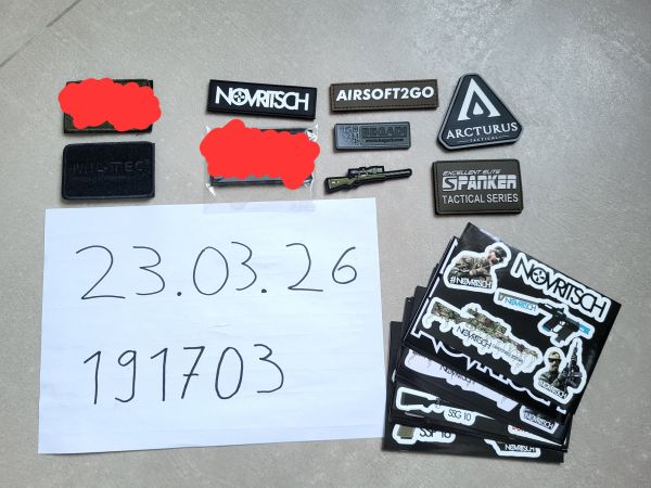 Verschiedene Patches und Novritsch Stickerbögen