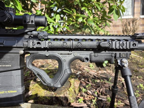 Detail Handguard