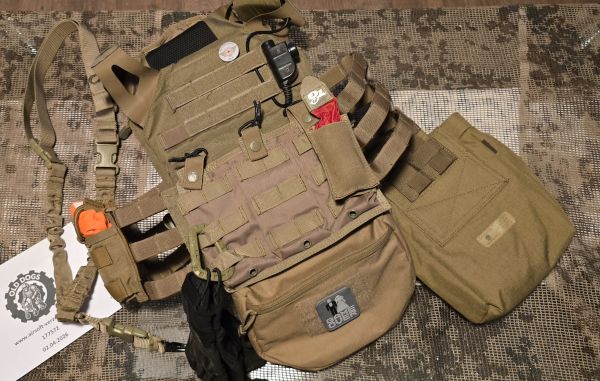 Weste mit Battle Belt Größe M