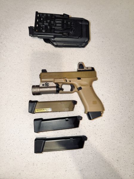 VFC Glock 19X GBB, 4 Magazine, RMR, TLR Dummy