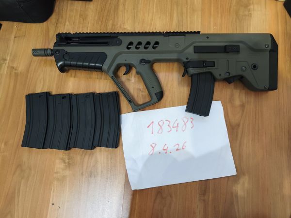 Begadi Tavor T21 Begadi Core Flat Top mit insgesamt 5 Magazinen 
