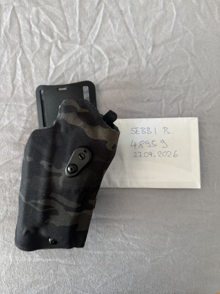 Safariland Klon Glock 17 mit Surfire Holster Muricam Black