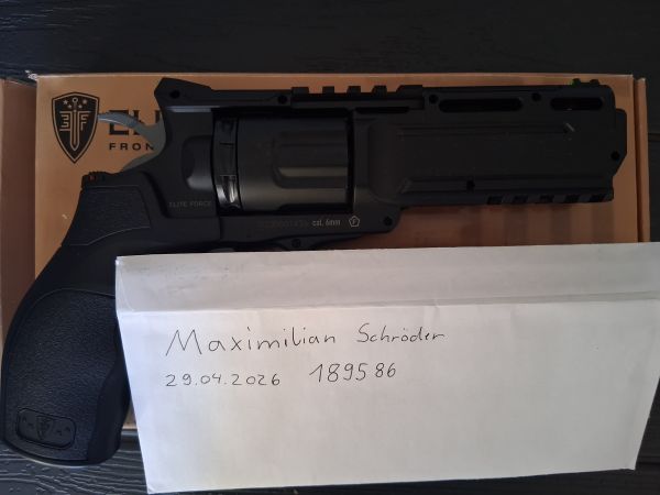 Elite Force Revolver 