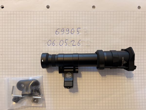 Deaktiviertes SureFire Scout Light PRO Repro