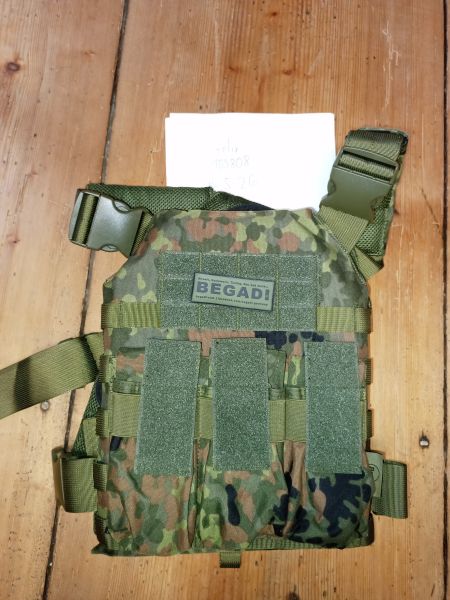 Begadi Platecarrier Plattenträger Flecktarn 