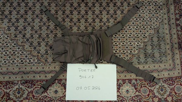 Chest-Rig Back-Plate mit Hydration Pouch