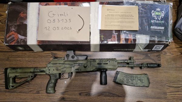 LCT AK12 mit Perun und Zubehör