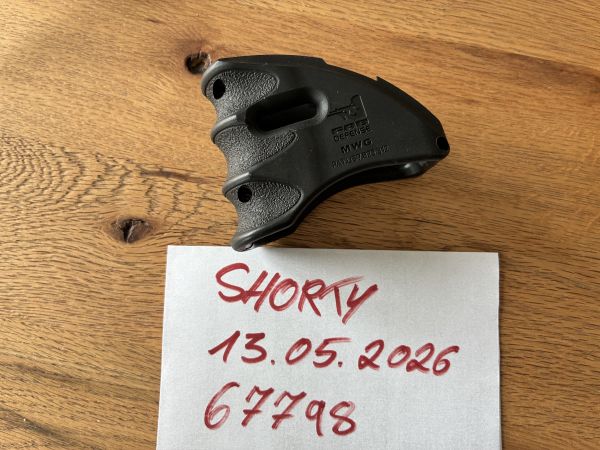 FAB DEFENSE - MAGAZINE WELL GRIP FÜR AR15/M16/M4 