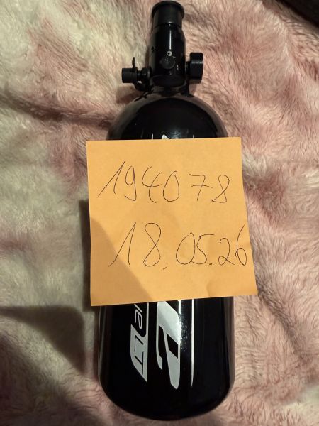 DYE LT Alu Air System / HPA Flasche mit Vorregulator 0,8L (48ci) - 200 bar / 3000 PSI
