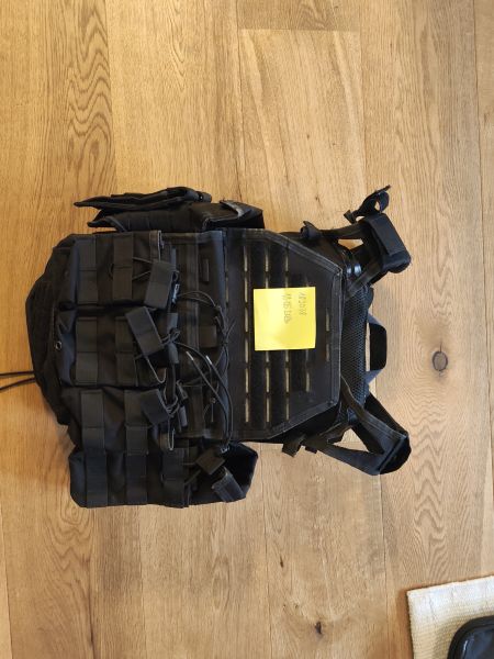 Invader Gear Plattenträger schwarz