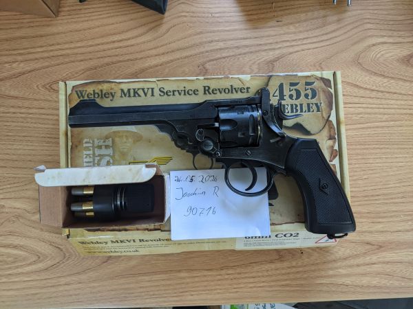 Webley MK VI Battlefield Finish + Speedloader