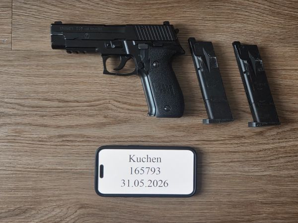 KJW KP-01/ Sig Sauer P226 mit 2 Magazinen