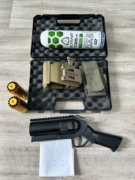 PistolenGranatwerfer mit 2Hülsen