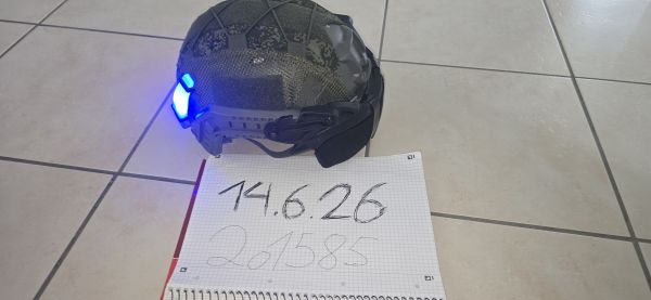 Fast Helm mit Visier
