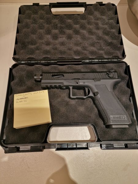 Novritsch SSP18 Schwarz/Grau in OVP mit einem Magazin