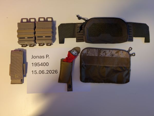 Verschiedene Pouches, Leatherman, 8Fields etc.