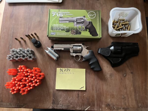 ASG Dan Wesson 715 4 Zoll mit viel Zubehör
