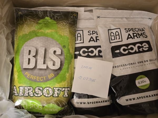 10x 0,20g Bio BBS Perfekt für 0,5 Joule 9x Specna Arms CORE  1x BLS Bio  Preis ist inklusive Versand 