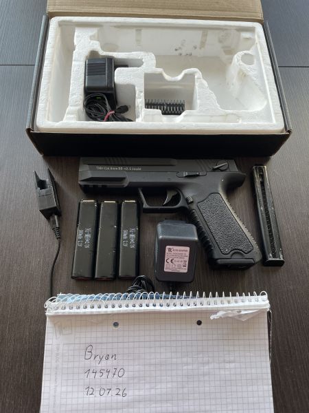 Cyma AEP CM.127 inkl. Magazin, 3 Akkus & Ladeger&auml;t