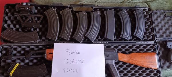 Begadi AKM Gen. 3 + 9 Magazine + Tracer