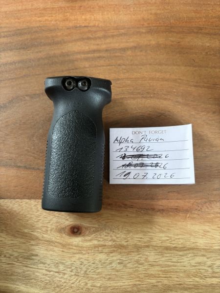 Magpul grip clone 