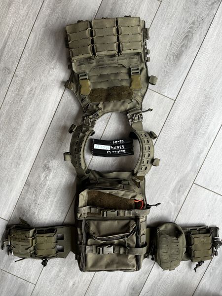 Templars Gear Crusader Plattenträger mit viel Zubehör