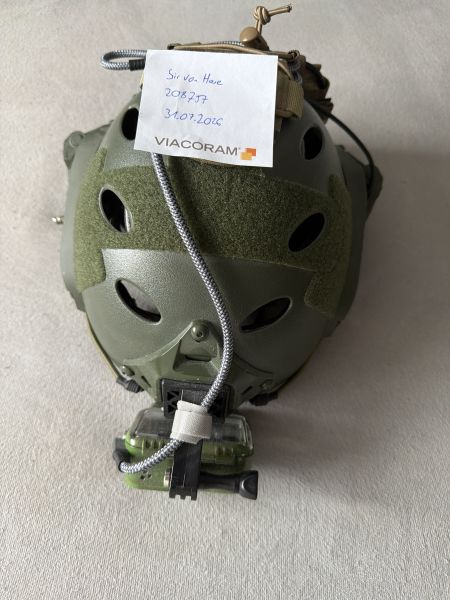 Helm mit Earmor M32