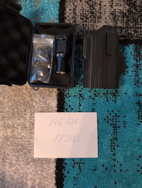X300 fake light mit passendem Glock 17 holster von cytac