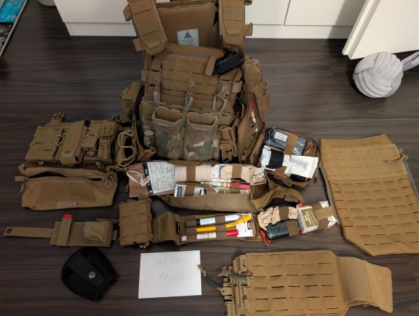 Direct Action Platecarrier Mit pouches und Echtem ifak s