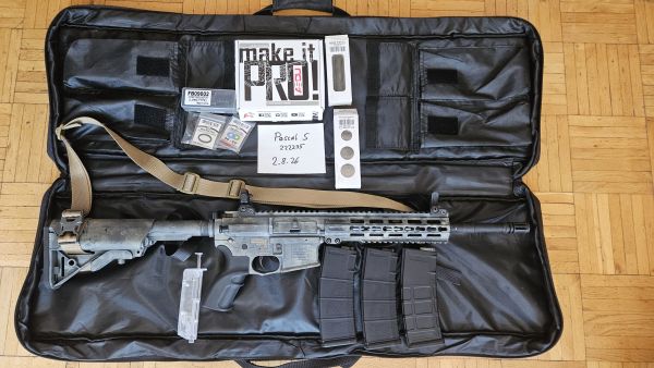M4 Tippmann mit 3 Magazinen und Zubehör