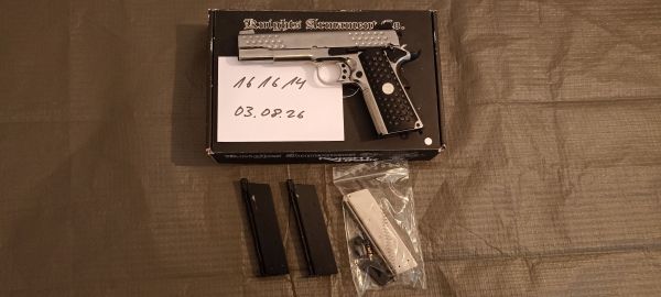 WE 1911 Knighthawk GBB + 3 Magazine
