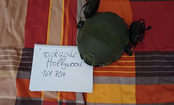 High-Cut Helm SK1 und Earmor Headset