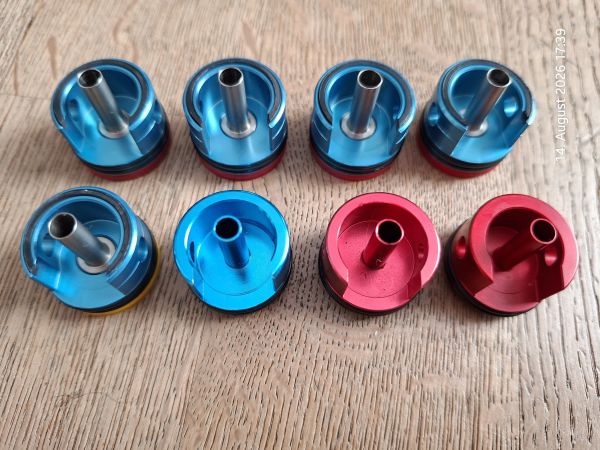 8x div. Cylinder Heads für V2, SETPREIS