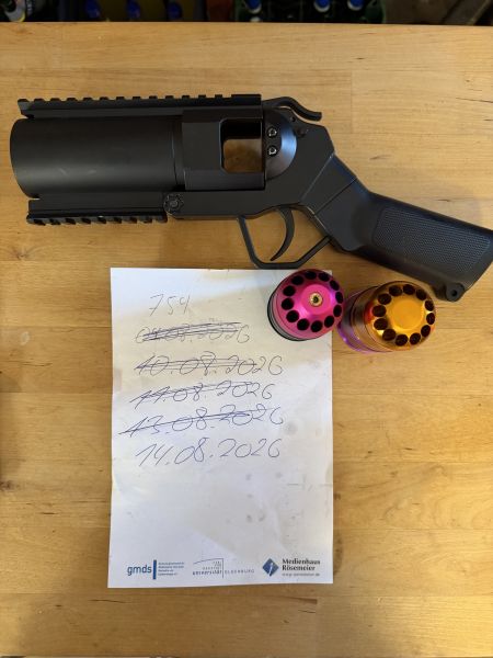 Grenade launcher Breacher mit 2 Granaten